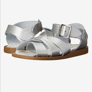 Salt water by hoy sandal